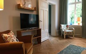 Artistic And Light 2 Room Apartment In Sofo 65Sqm